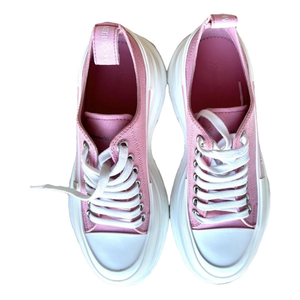Alexander McQueen sneaker pink